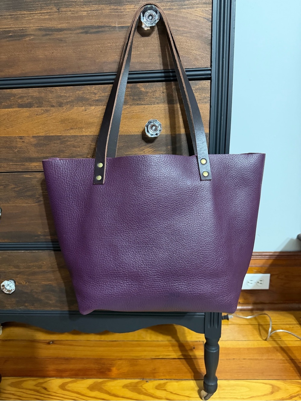 Portland Leather Plum Large Classic Tote - Picture 2 of 6